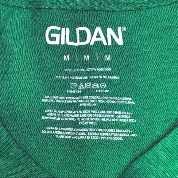 Gildan Crayola Green Short Sleeve Crew Neck T-shirt with Graphic Design Size M - Picture 2 of 7